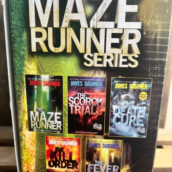 The Maze Runner Series Complete Boxset by James Dashner - All 5 books ‼️‼️ - Picture 2 of 5